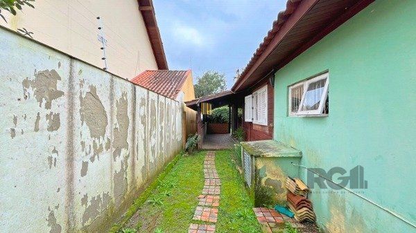 Casa em Porto Alegre, no bairro Ipanema, com 3 dormitório(s), e 3 banheiros