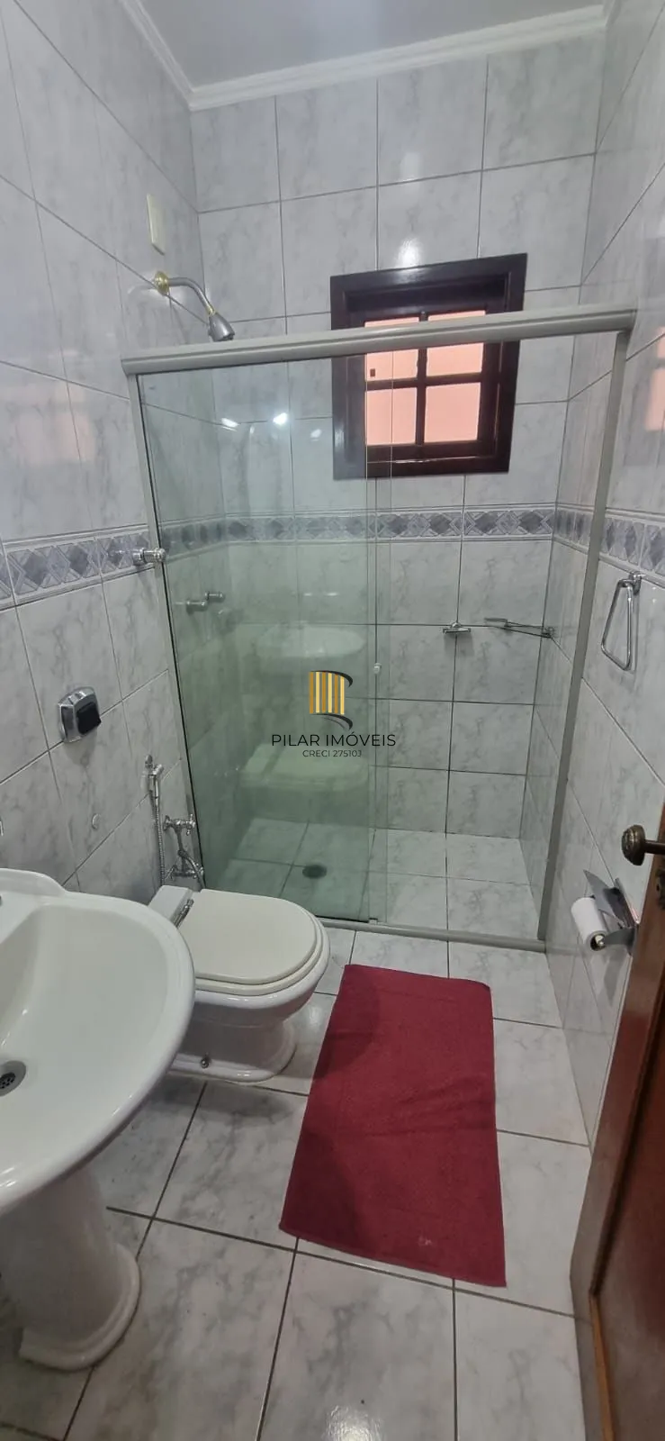 Ótima Residência com 3 dormitórios sendo 1suíte, no Bairro Ipanema.