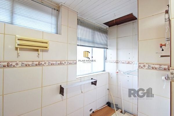 Apartamento em Porto Alegre, no bairro Cristal, com 2 dormitório(s), 1 vaga por 