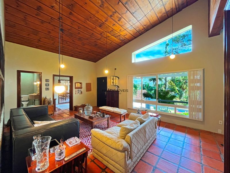 Casa em condomínio para pessoas de bom gosto.