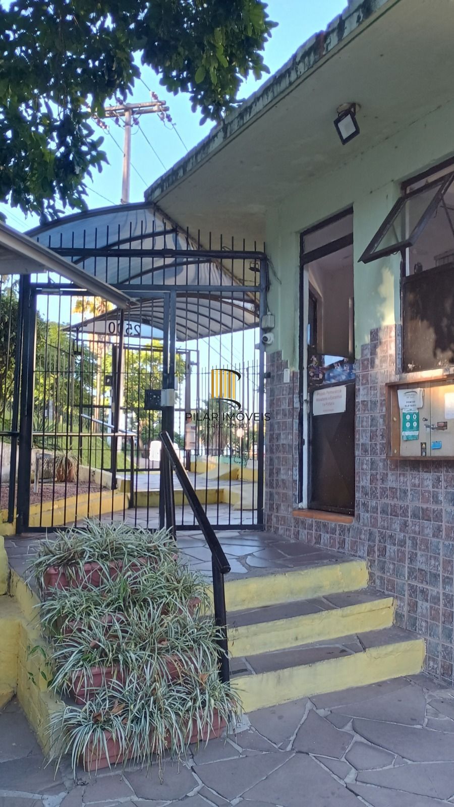 Apartamento 2 dormitórios no Bairro Jardim Carvalho.