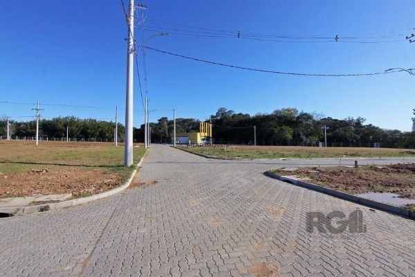 Casa Condominio em Porto Alegre, no bairro Campo Novo, com 3 dormitório(s), e 3 