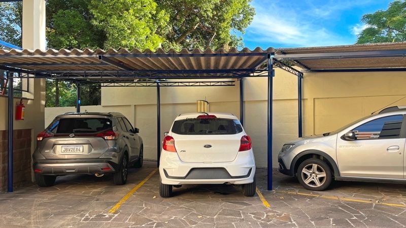 Apartamento com 2 dormitórios á venda no bairro Tristeza.