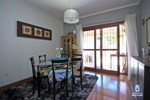 Casa para Venda - 205m², 3 dormitórios, sendo 1 suites, 2 vagas - Altos Do Ipê