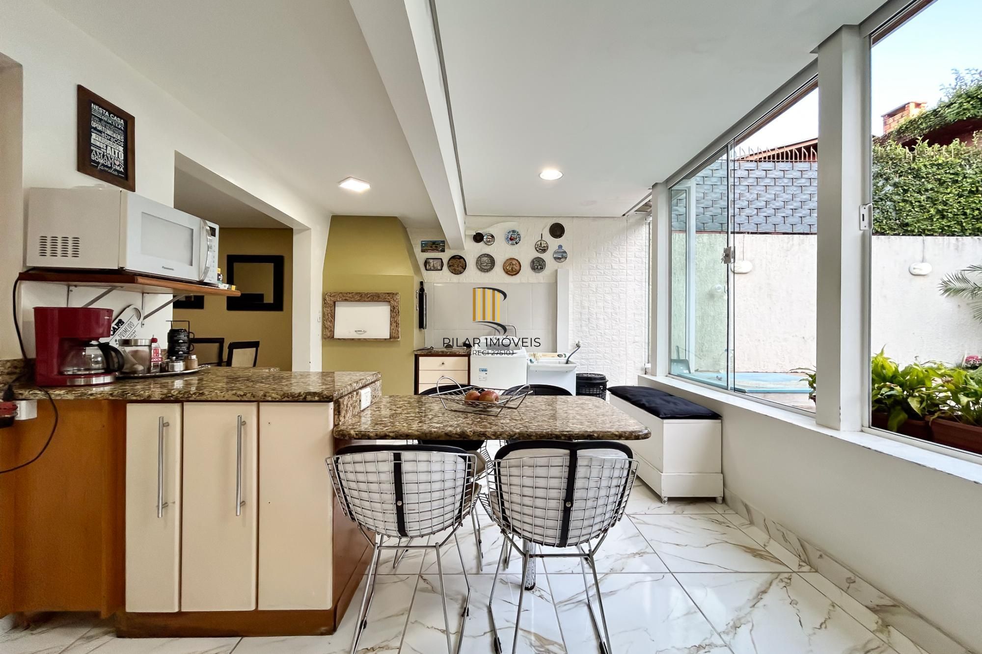 Casa 3 dormitórios no bairro Espírito Santo