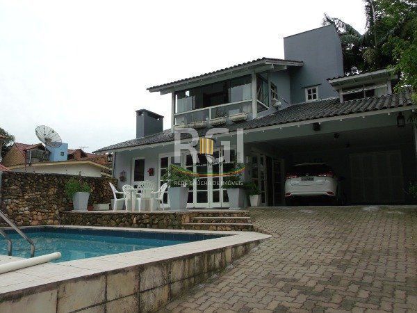 Casa para Venda - 340m², 3 dormitórios, sendo 2 suites, 6 vagas - Jardim Isabel