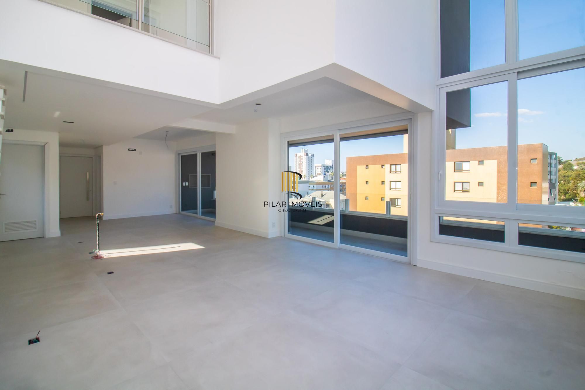 APARTAMENTO DUPLEX - 177m², 3 dormitórios, sendo 3 suites, Menino Deus