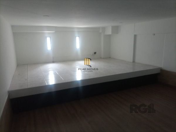 Conjunto/Sala em Porto Alegre, no bairro Cavalhada, à venda.