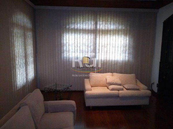 Casa para Venda - 741m², 5 dormitórios, sendo 3 suites, 9 vagas - Espirito Santo