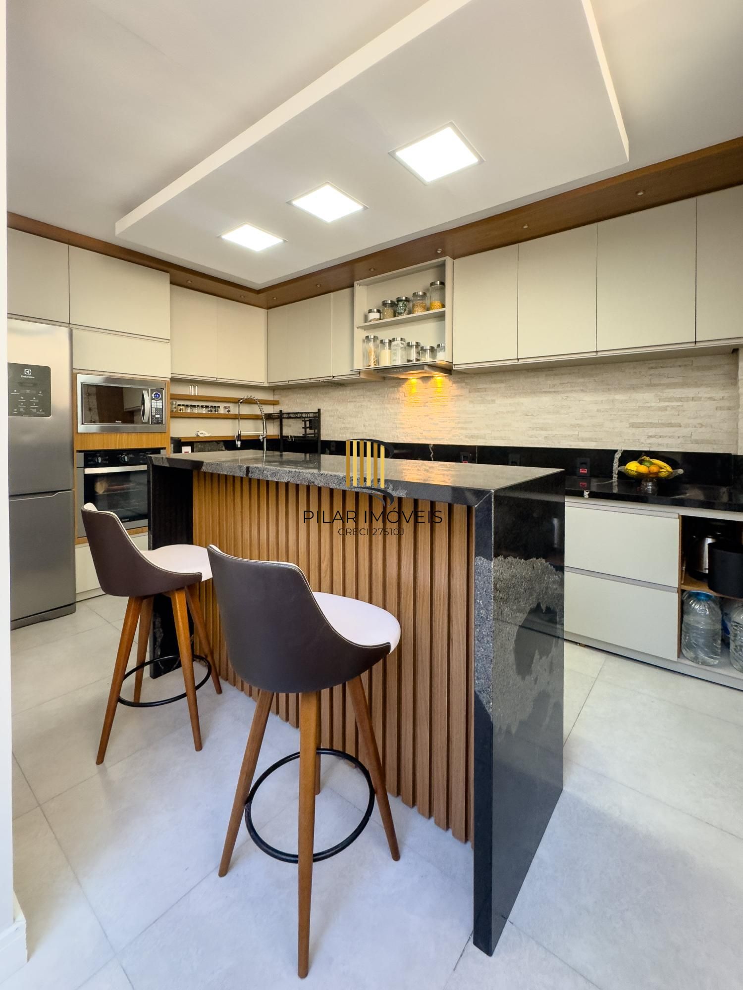 Casa em Condomínio com 3 dormitórios no bairro Vila Conceição.