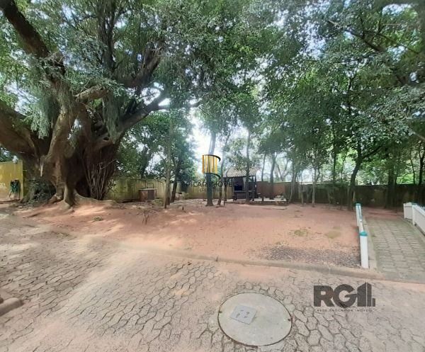 Apartamento em Porto Alegre, no bairro Glória, com 2 dormitório(s), e 2 banheiro