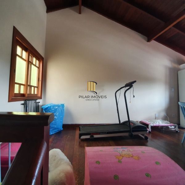 Residência c/ 185m², 3 dormitórios, sendo 1 suites, 2 vagas - Bahamas