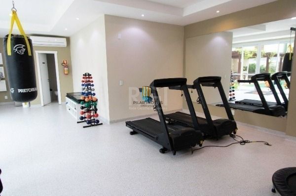 Apartamento em Porto Alegre, no bairro Tristeza, com 2 dormitório(s), e 2 banhei