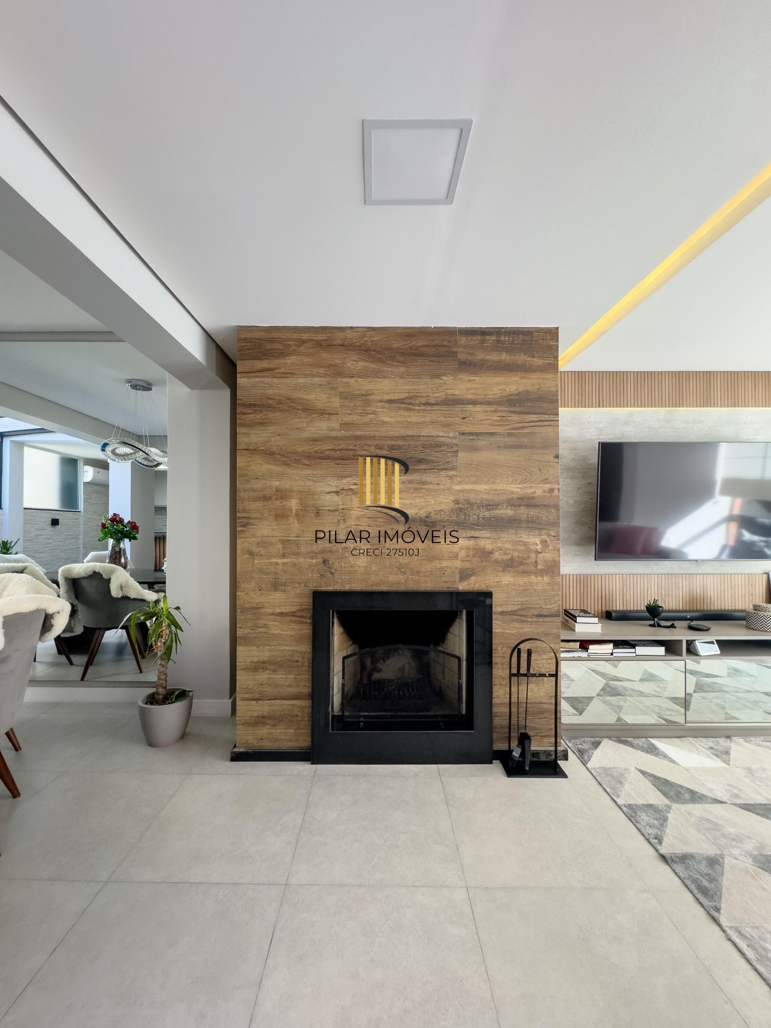 Casa em Condomínio com 3 dormitórios no bairro Vila Conceição.