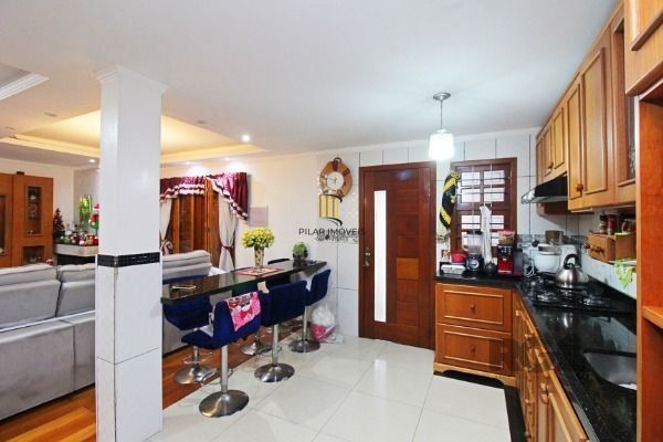 Casa para Venda - 399m², 4 dormitórios, sendo 1 suites, 6 vagas - Vila Nova