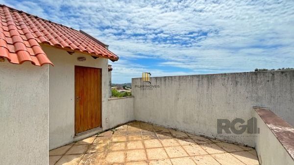 Casa em Porto Alegre, no bairro Tristeza, com 3 dormitório(s), e 3 banheiros, à 