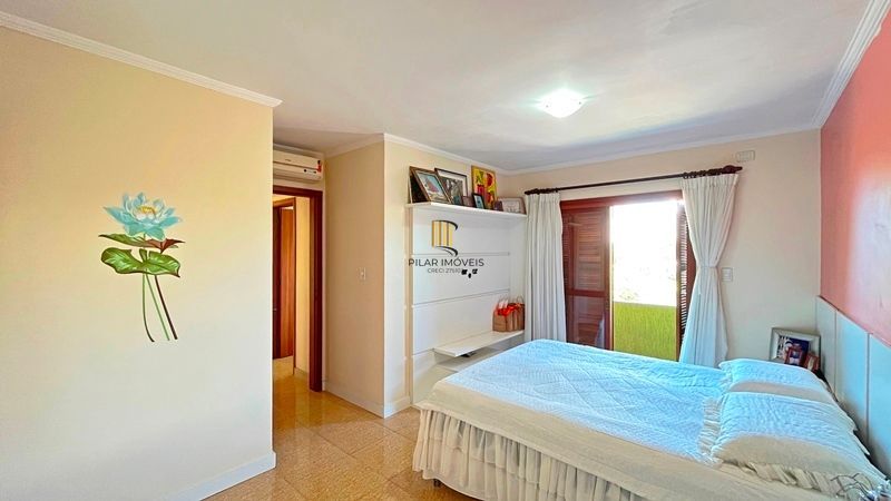 Sobrado 4 dormitórios à venda Camaquã Porto Alegre/RS