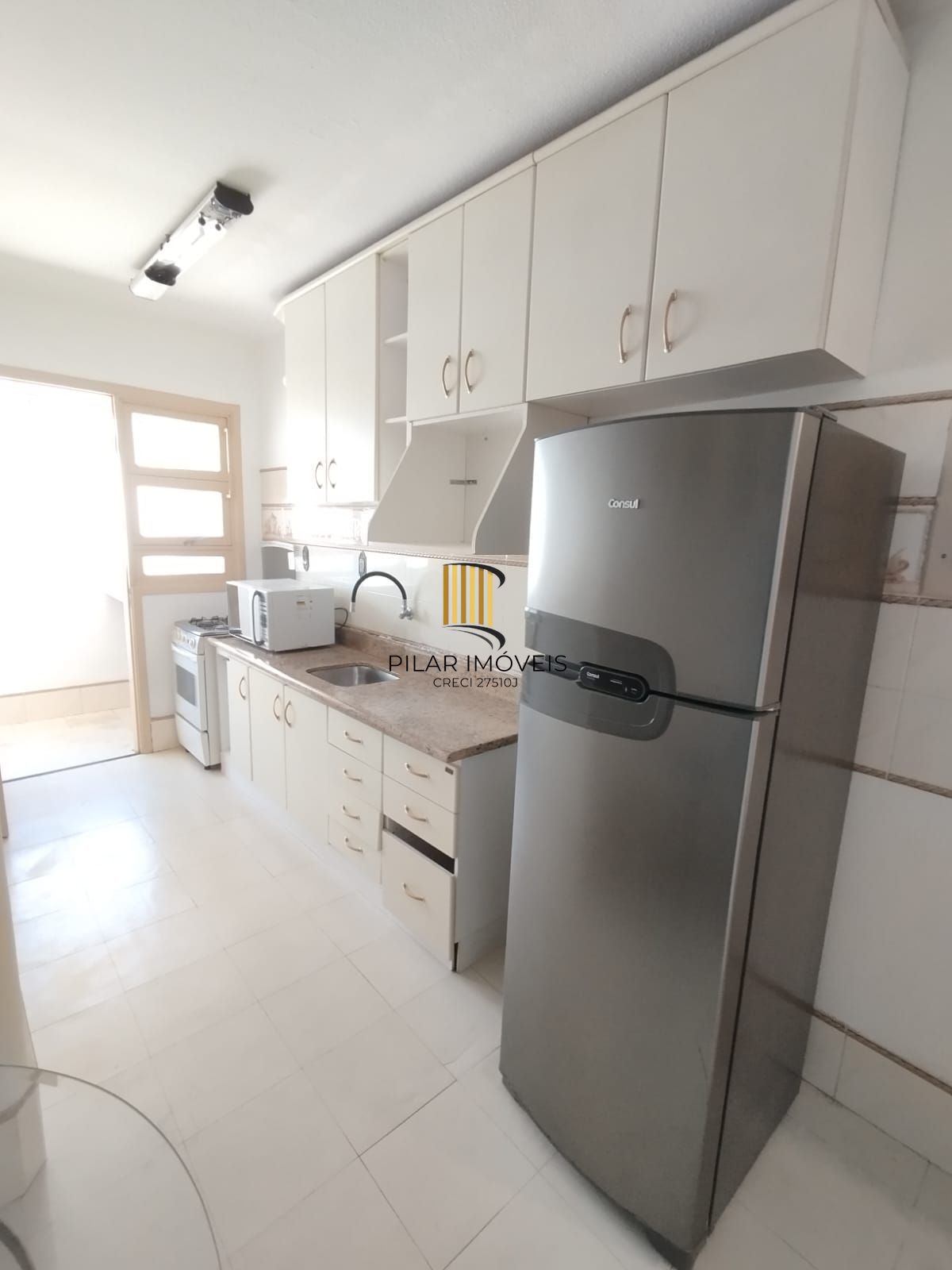 Apartamento 2 dormitórios, closet, 2 banheiros, dep. empregada vista, para o Gua