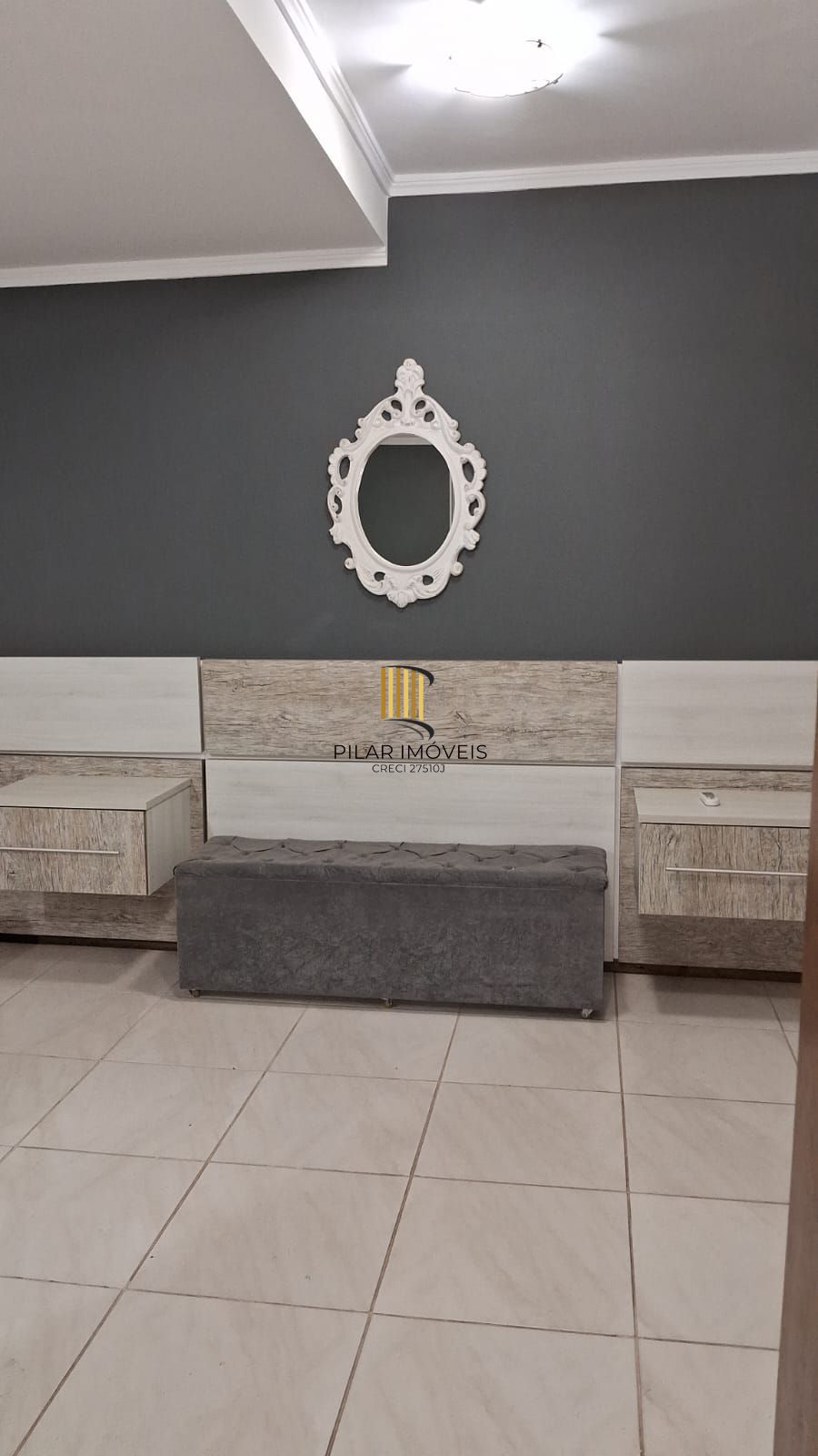 Excelente Residência com 3 dormitórios sendo 2 deles suítes de casal.