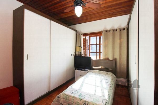 Sobrado em Porto Alegre, no bairro Vila Nova, com 3 dormitório(s), e 3 banheiros