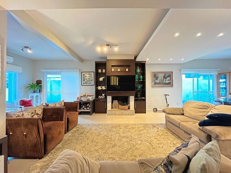 **Residência á venda no Condomínio Mountain ville  RS**