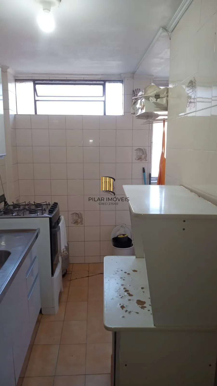 Apartamento no Bairro Cristal com 2 dormitórios.