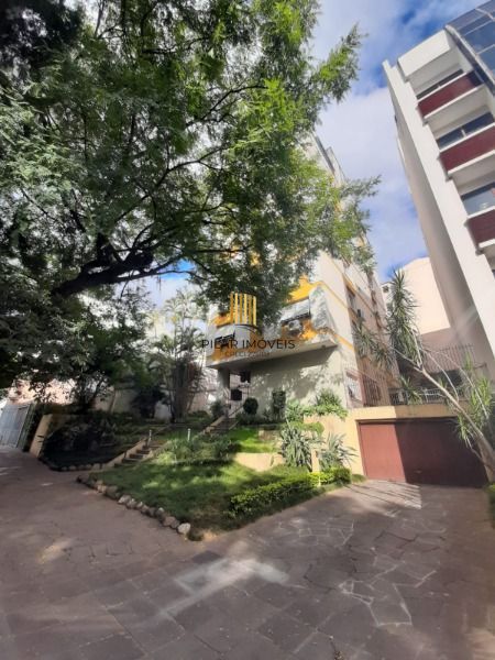 Cobertura em Porto Alegre, no bairro Petrópolis, com 3 dormitório(s), e 3 banhei