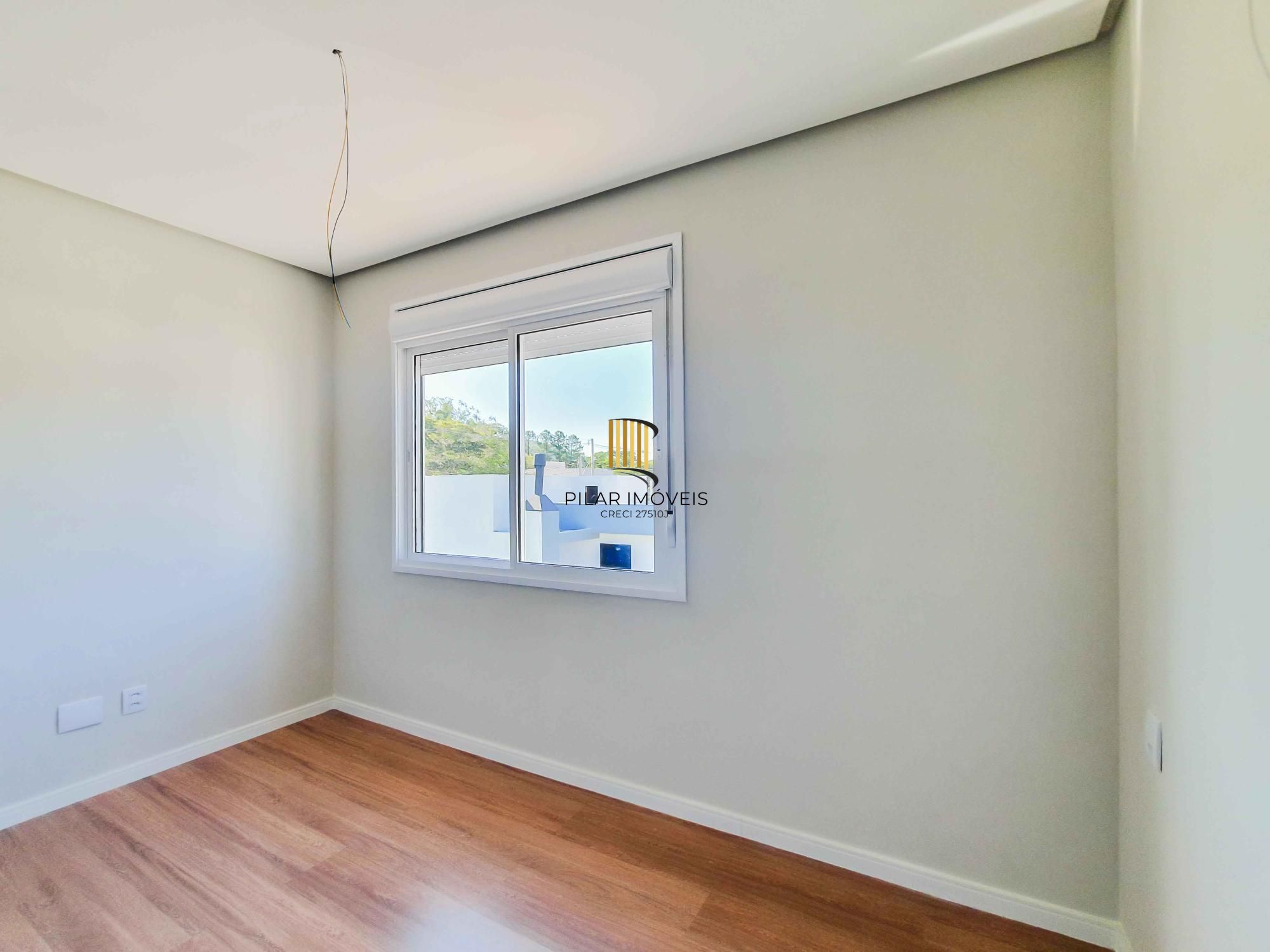 Condomínio Garden, bairro Hípica, 3 dormitórios, 1 suíte, pátio, infra de clube