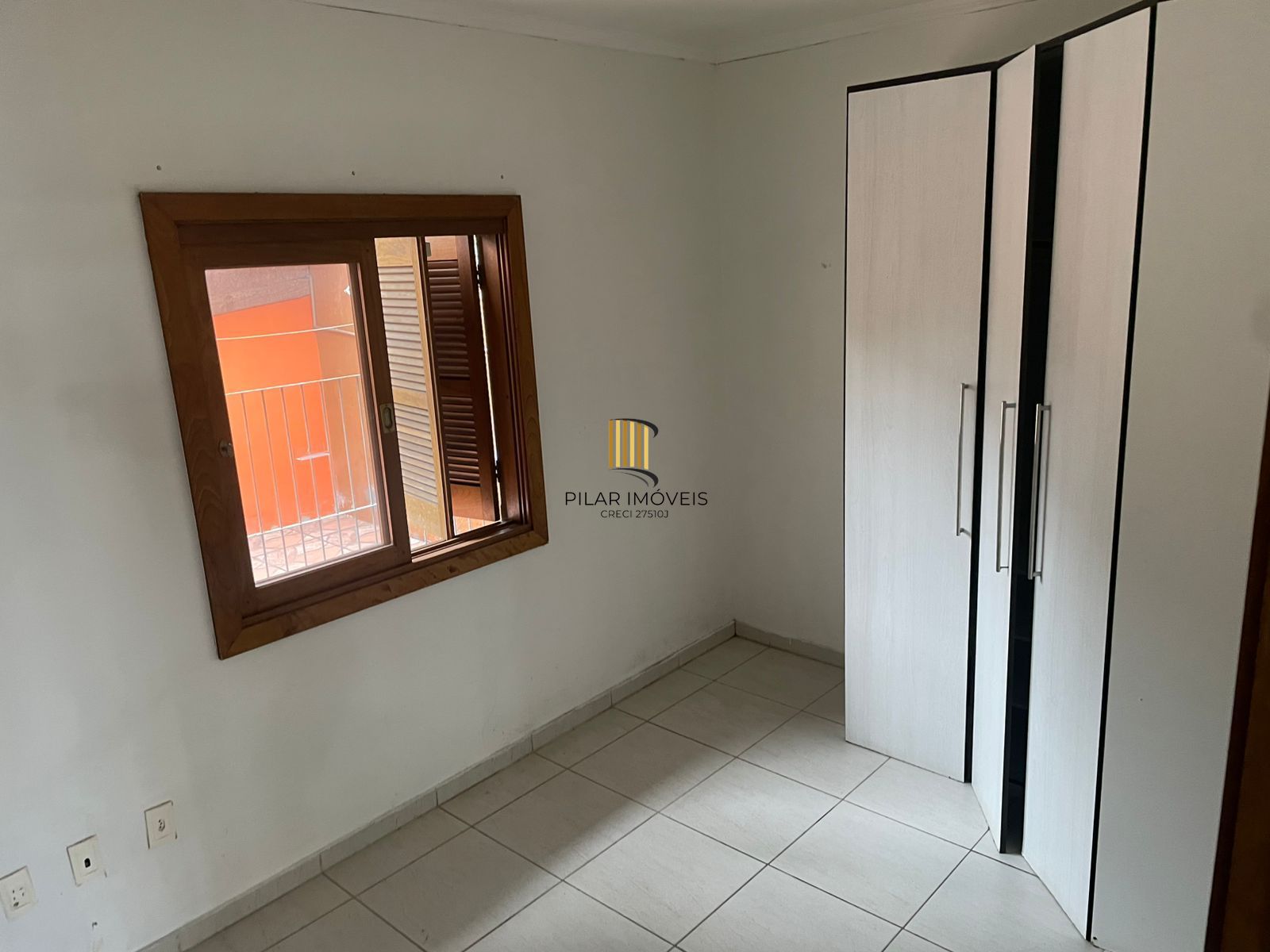 Casa 2 dormitórios no bairro Hípica