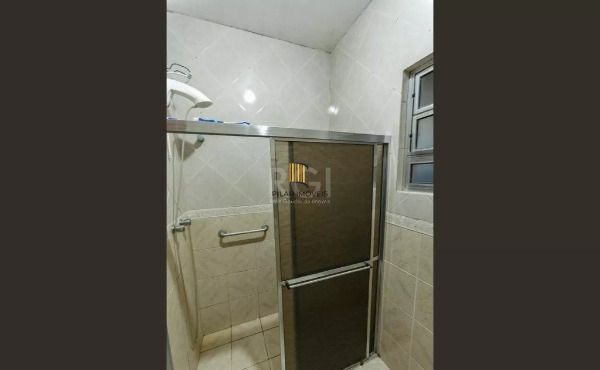 Casa em Porto Alegre, no bairro Cavalhada, com 5 dormitório(s), e 5 banheiros, à