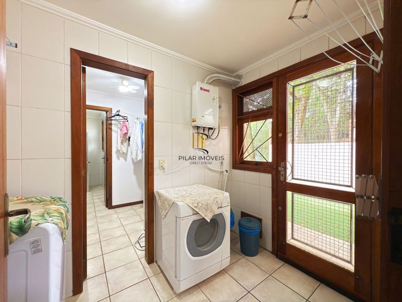 Linda Residência com 3 dormitórios sendo 1 suíte no Jardim Isabel.