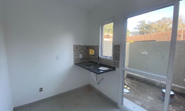 Casa Condominio em Porto Alegre, no bairro Vila Nova, com 2 dormitório(s), e 2 b