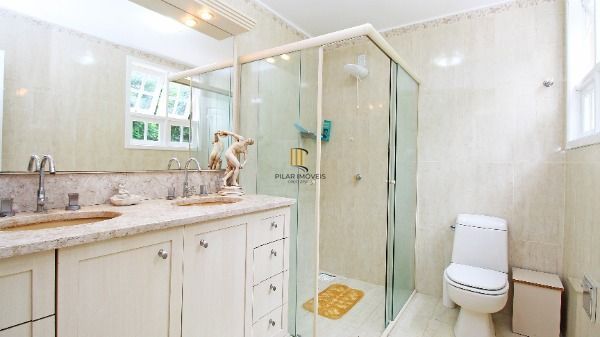 Casa Condominio em Porto Alegre, no bairro Cascata, com 3 dormitório(s), e 3 ban