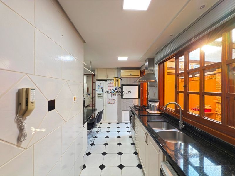 Casa Condominio com 3 dormitórios, sendo 1 suites, 2 vagas - Pedra Redonda