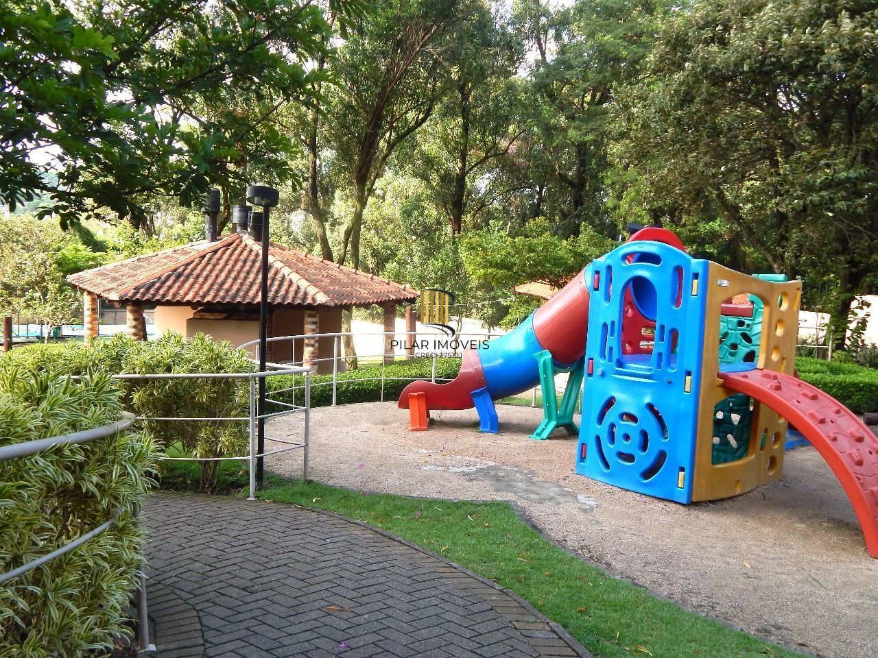 Ótimo apartamento com 3 dormitórios.