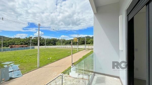 Casa Condominio em Porto Alegre, no bairro Campo Novo, com 3 dormitório(s), e 3 