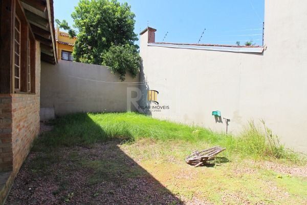 Casa para Venda - 155m², 3 dormitórios, 1 vaga - Guarujá