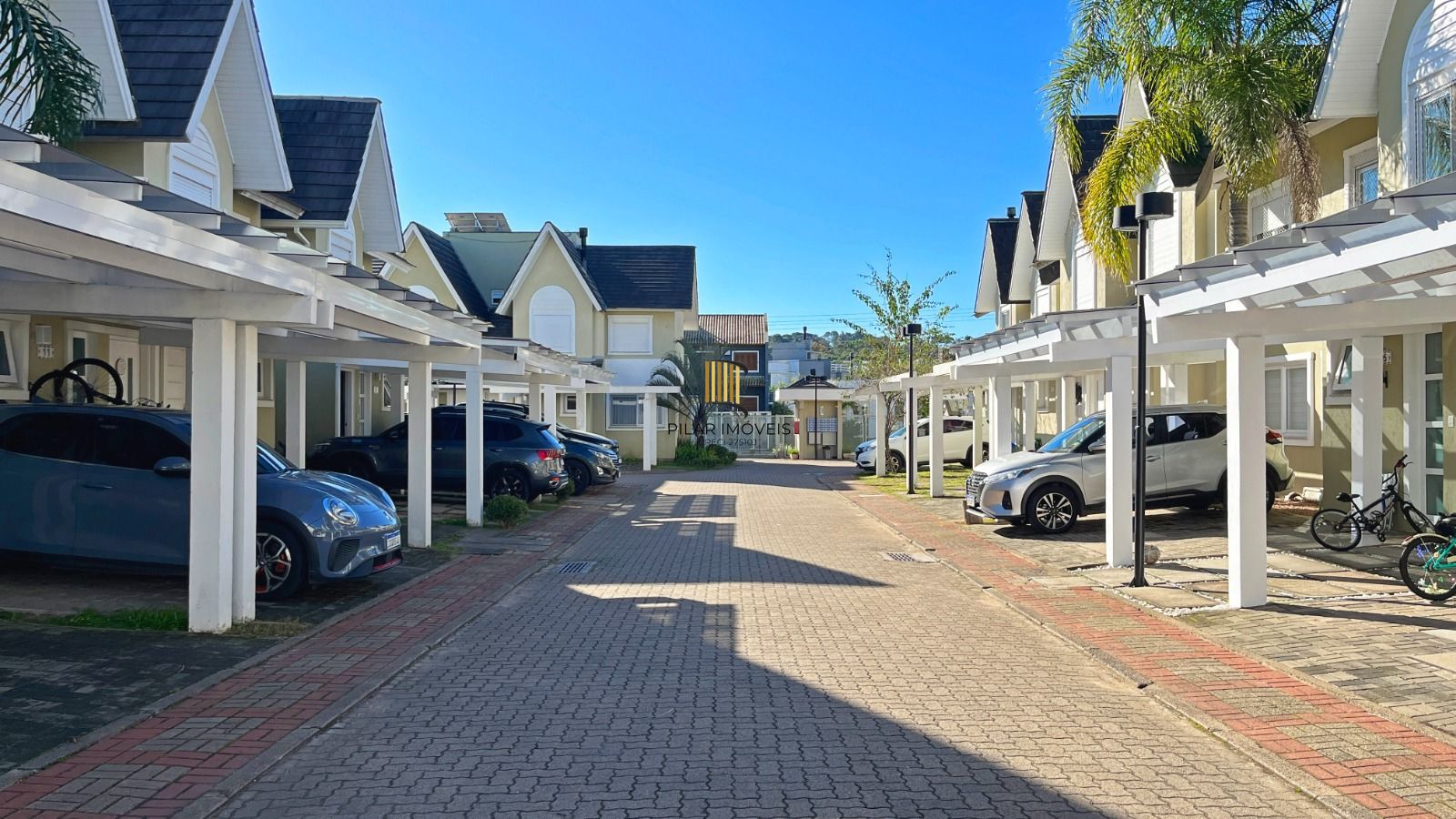 Casa de Condomínio 3 dormitórios no bairro Hípica