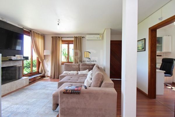 Casa Condominio em Porto Alegre, no bairro Glória, com 3 dormitório(s), e 3 banh