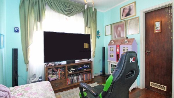 Cobertura em Porto Alegre, no bairro Petrópolis, com 3 dormitório(s), e 3 banhei