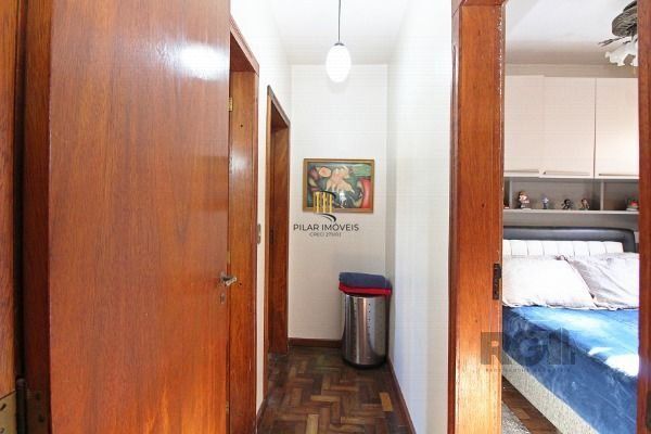 Sobrado em Porto Alegre, no bairro Vila Nova, com 3 dormitório(s), e 3 banheiros