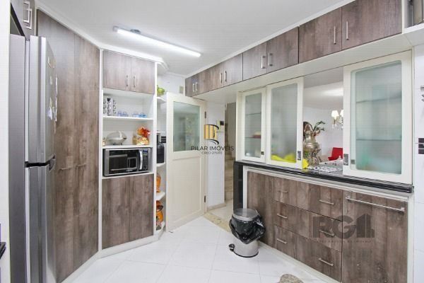 Casa Condominio para Venda - 201m², 3 dormitórios, sendo 1 suites, 2 vagas - Tri