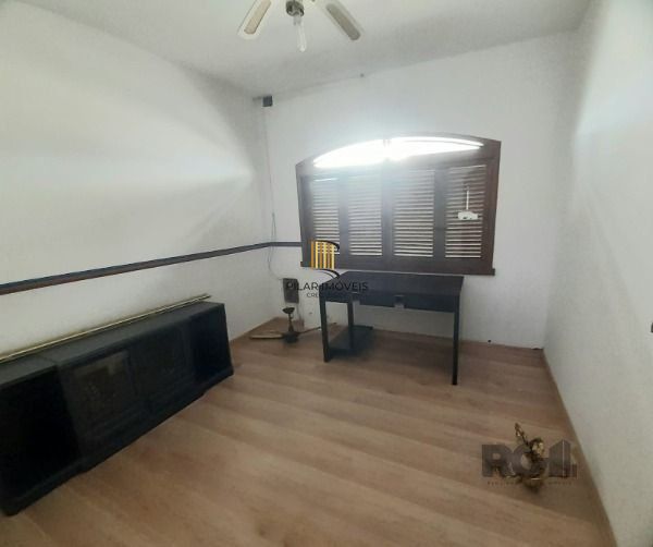 Casa Comercial em Porto Alegre, no bairro Tristeza, à venda.