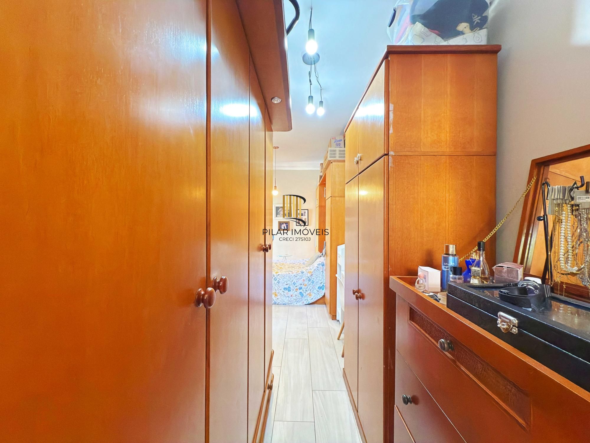 Triplex 4 dormitórios no bairro Pedra Redonda