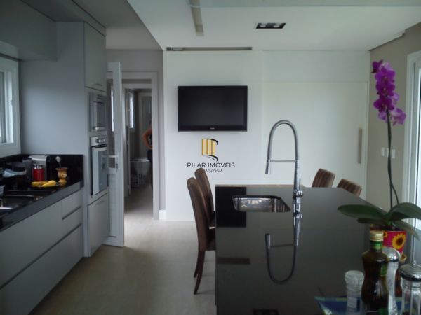 Casa no TerraVille com 3 dormitórios sendo 2 suítes.