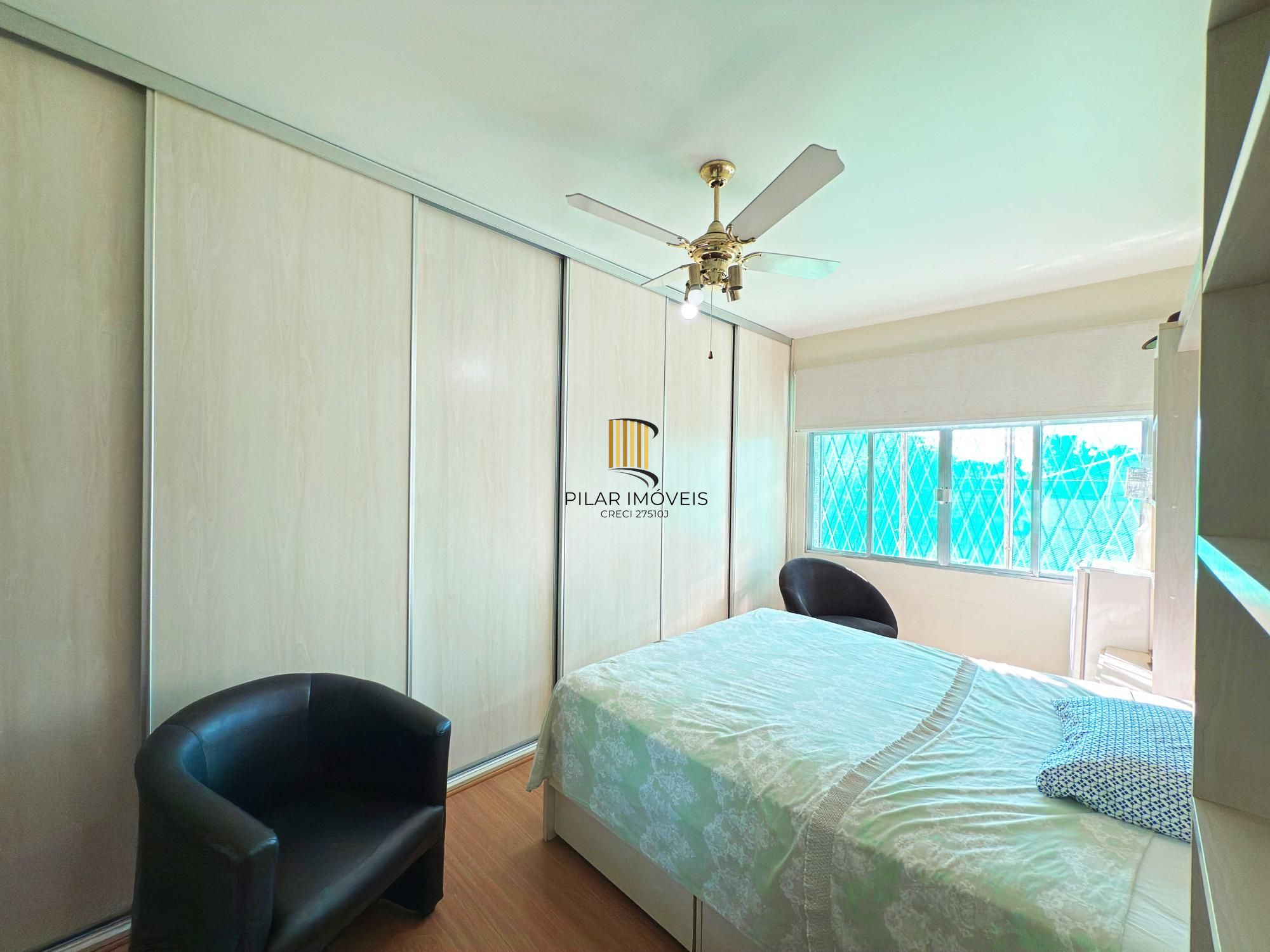 Ótima residência com 4 dormitórios, lareira e piscina no coração do bairro Tristeza.