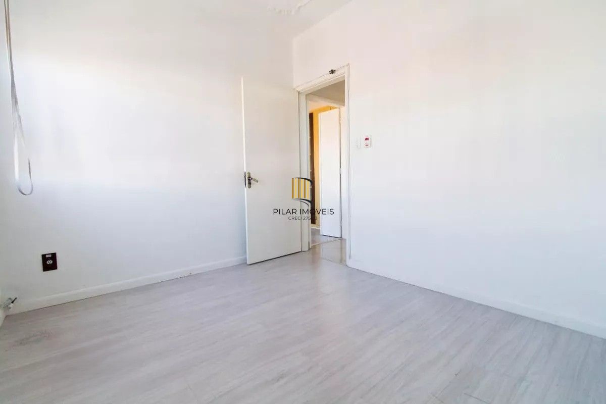 Ótimo apartamento no Menino Deus com 76,48m2 de área privativa, 3 dormitórios e 2 banheiros.