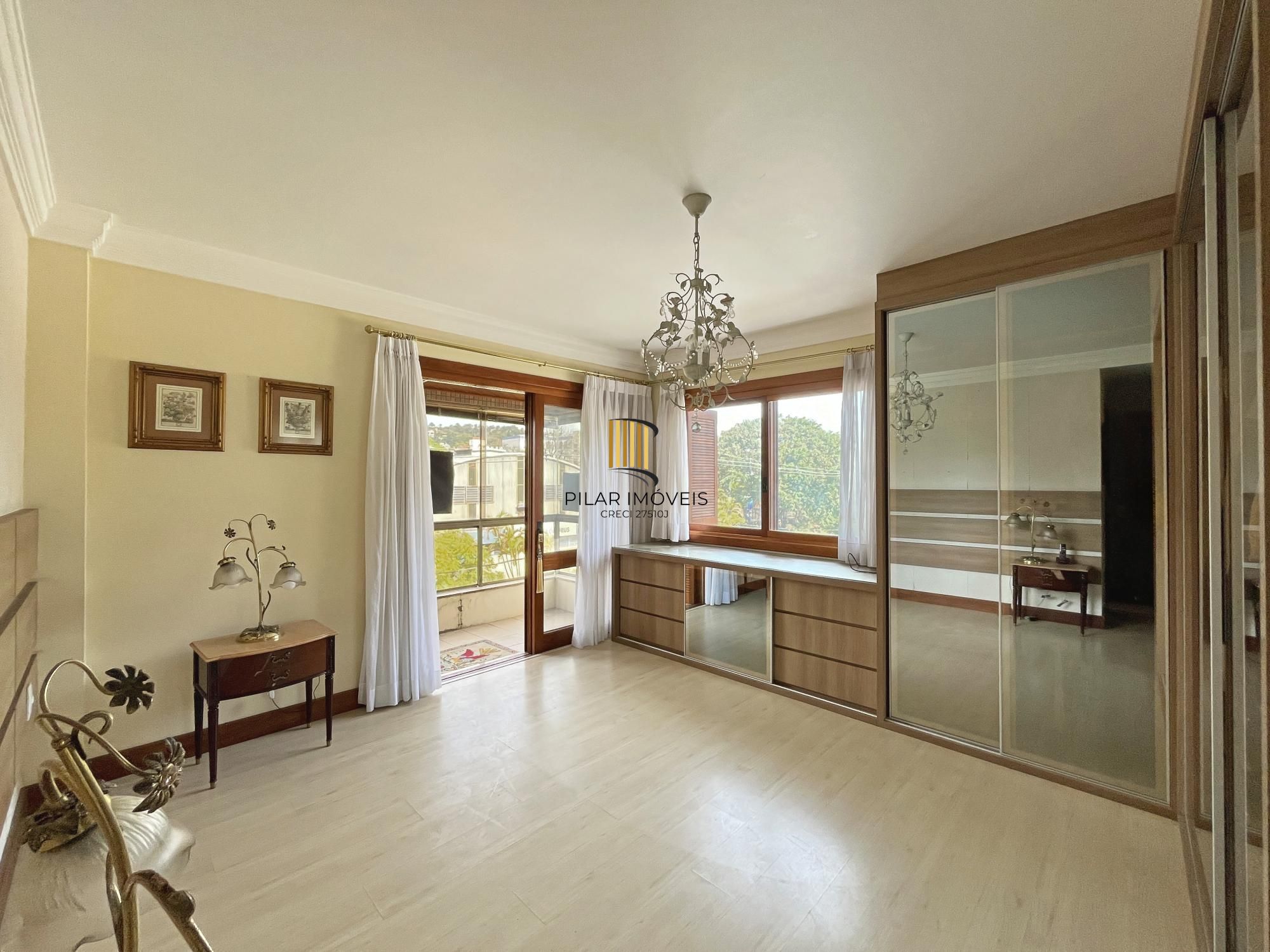 Apartamento na Tristeza  com 3 dormitórios, 1 suite, sacada , churrasqueira e 3 