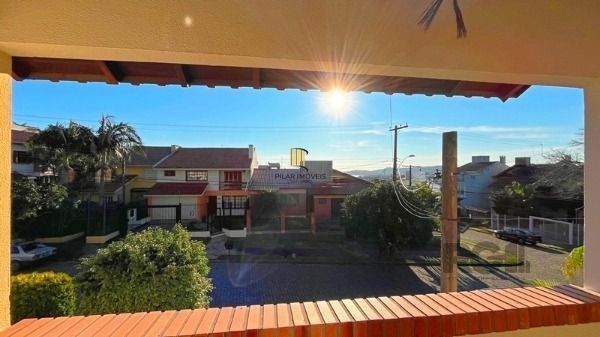 Casa para Venda - 320m², 3 dormitórios, sendo 1 suites, 3 vagas - Altos Do Ipê