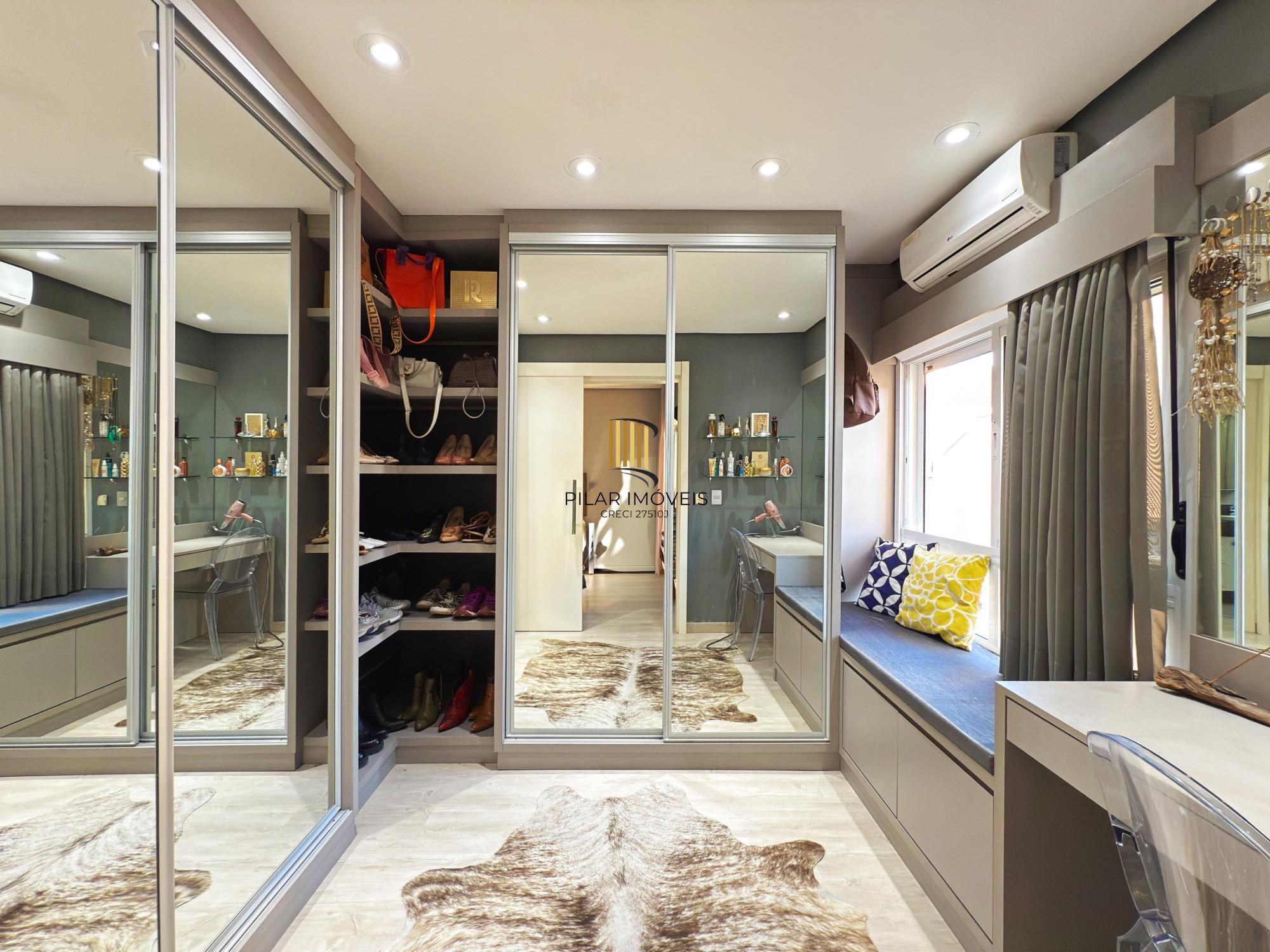 Casa de Condomínio 3 dormitórios no bairro Pedra Redonda